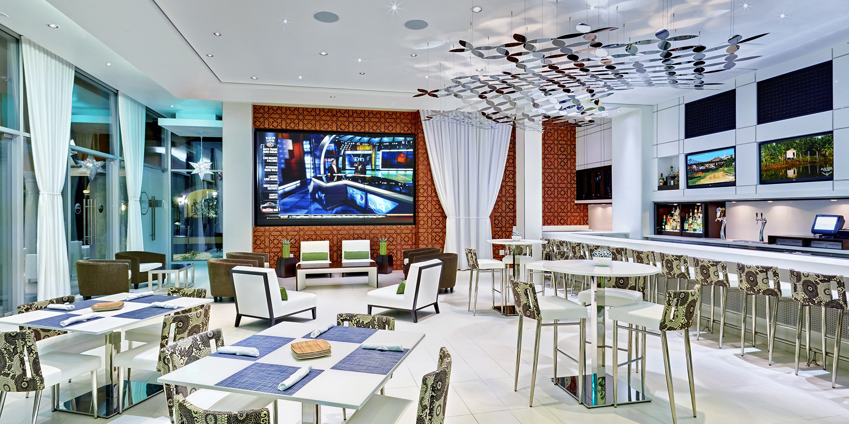 Omni Scottsdale Resort & Spa at Montelucia - Centro Lounge