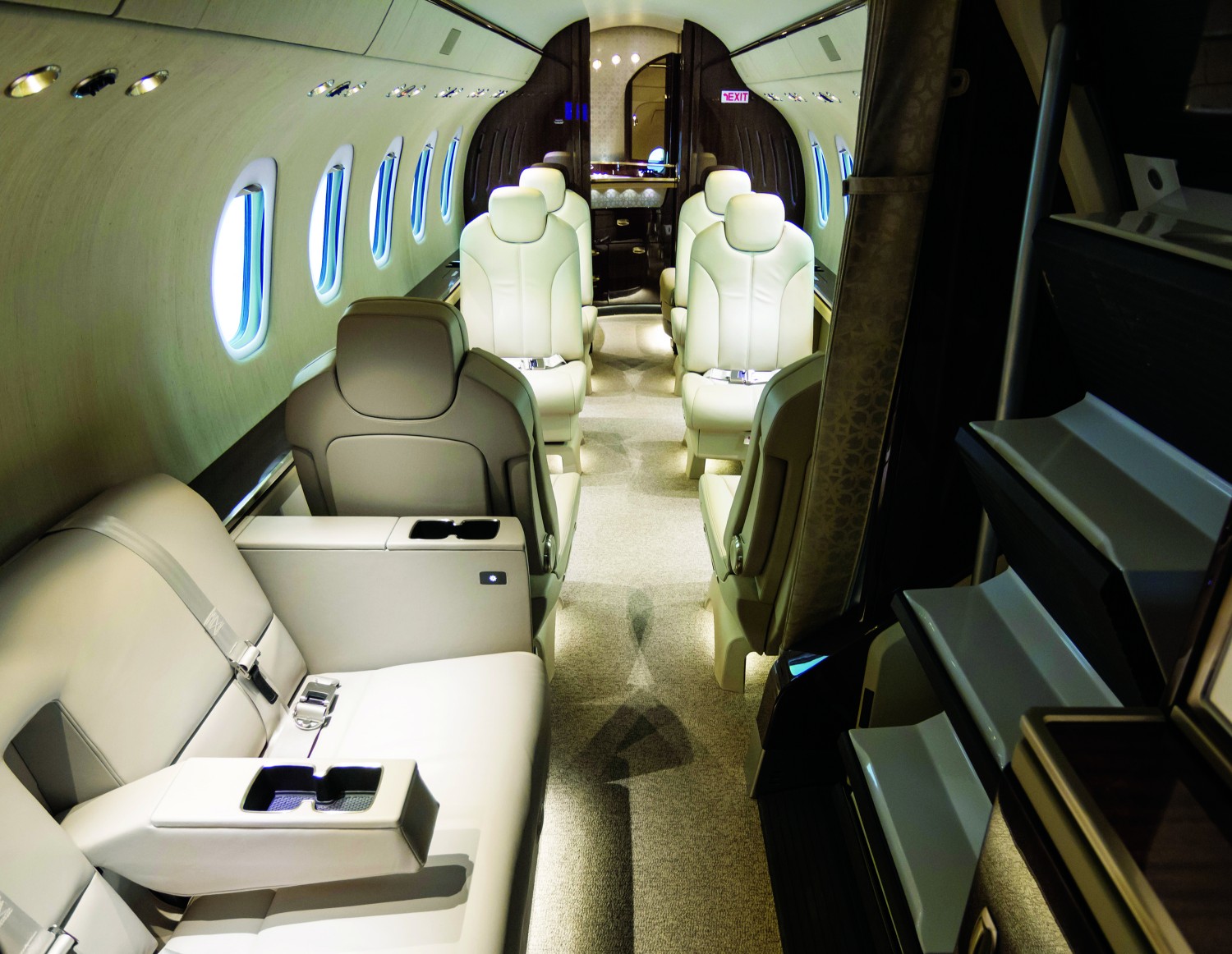 Citation Latitude interior