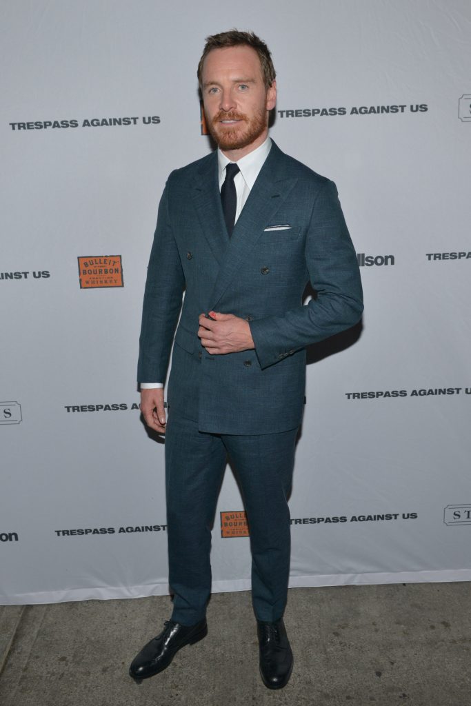 Michael Fassbender Wears “Green” Tom Ford Suit at 2016 Golden