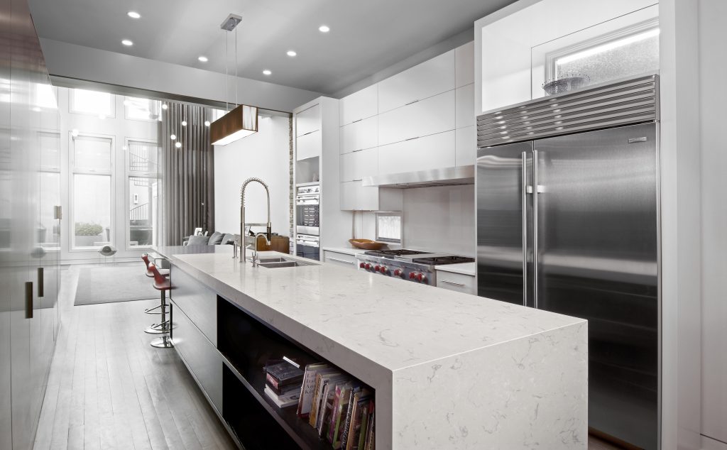 Sleek, modern kitchen featuring Swanbridge™ design.