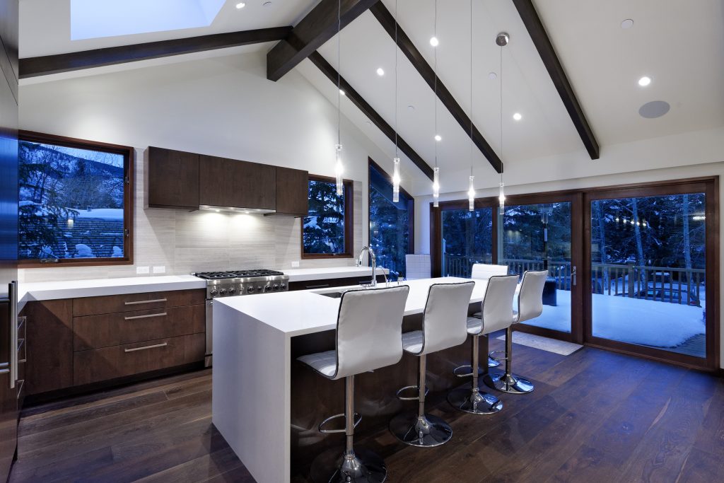 120EHyman_Crest011