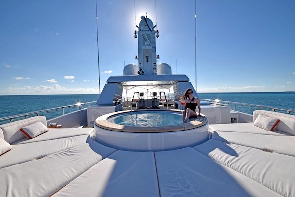 Camper & Nicholsons - Superyacht Bella (Deck)