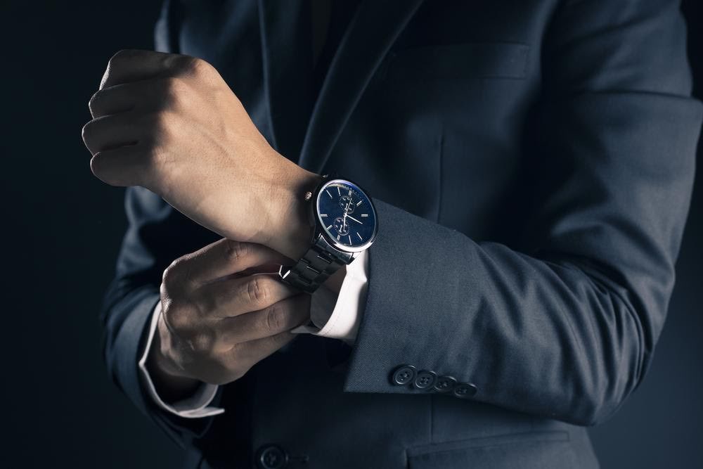 DIY vs. Professional Watch Cleaning: Pros & Cons