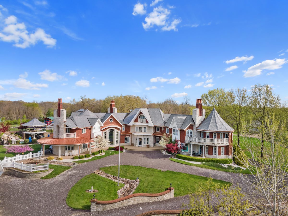 St. Louis Stunner: ‘America’s Most Entertaining Mansion’ Lists at $20M