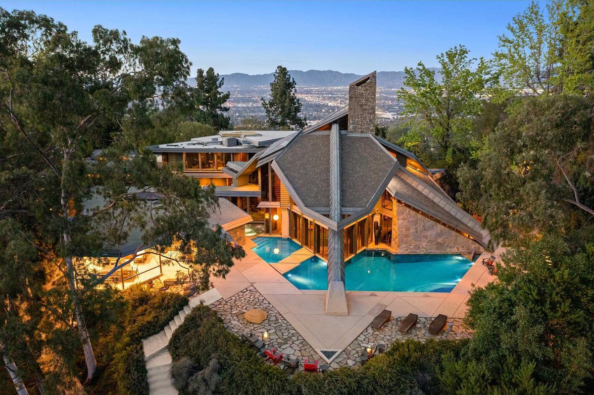 Legendary Living Spaces: Wilt Chamberlain's California Home For Sale