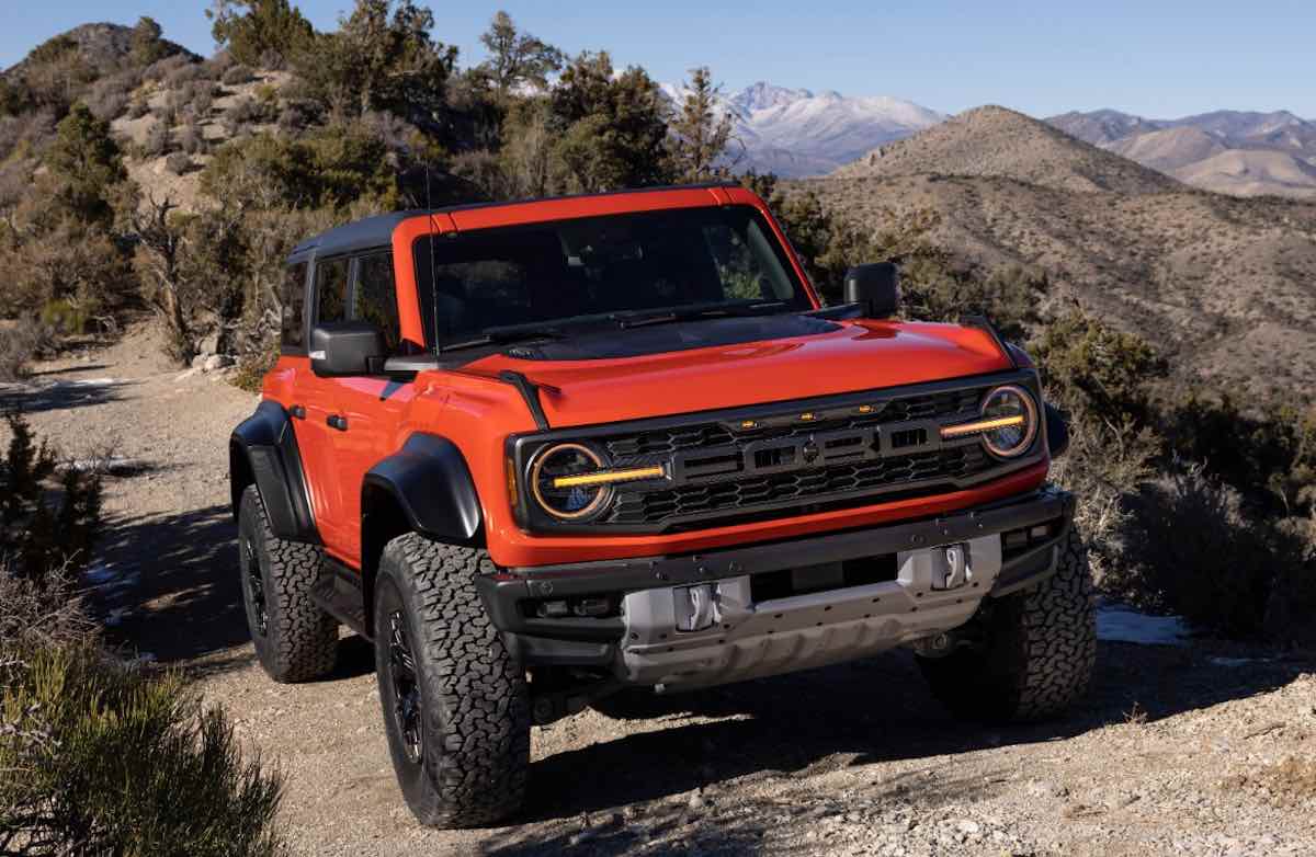 2022 Ford Bronco Raptor incline