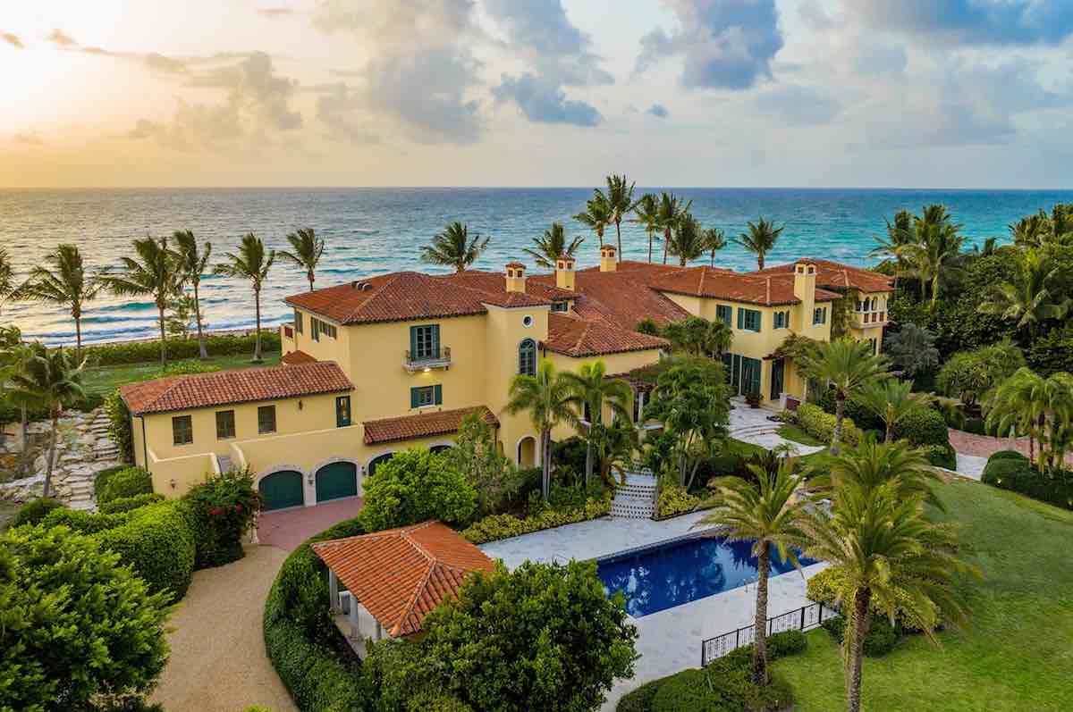 Aerial view Larry Ellison's $145M Palm Beach Mansion