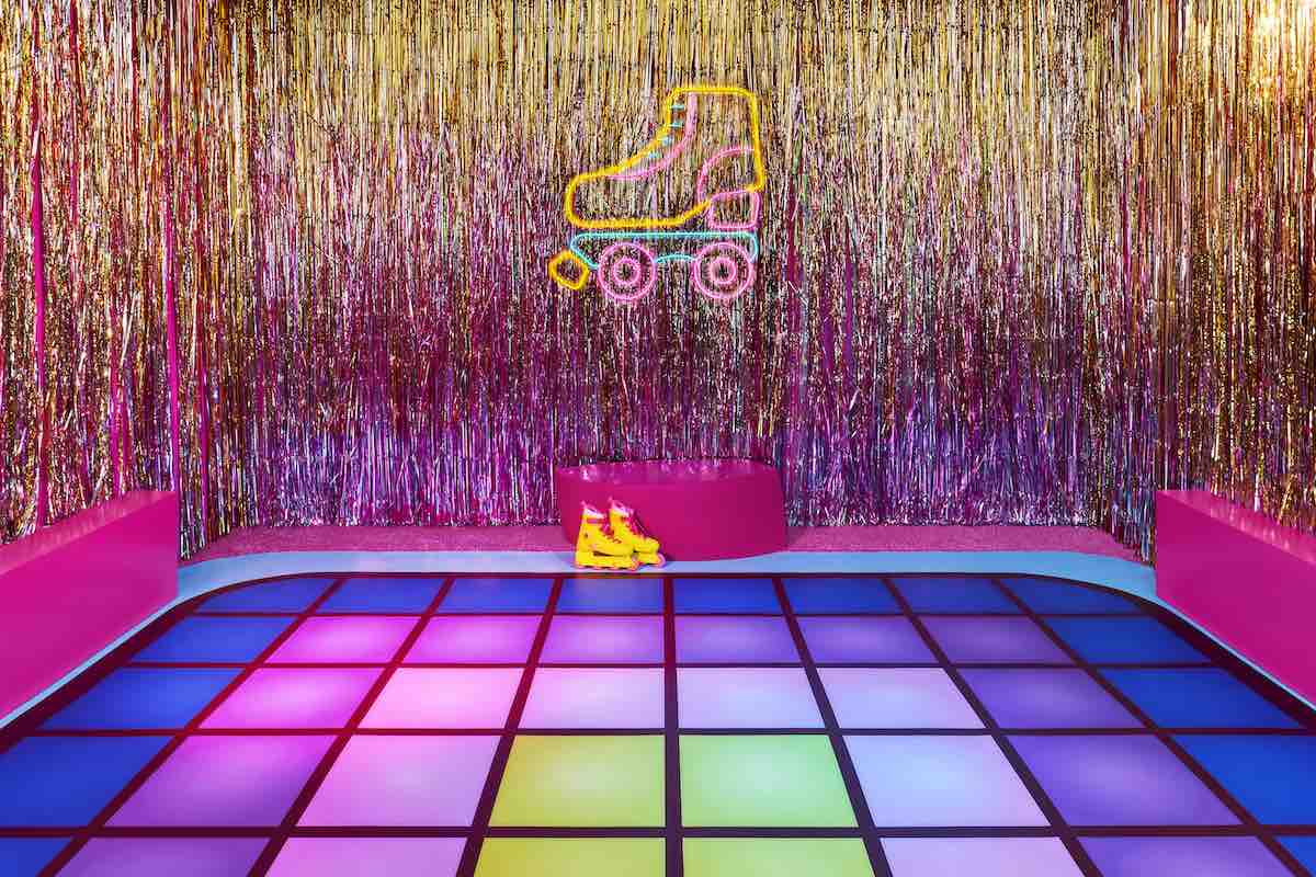 <img src="barbie Malibu Dream House roller disco" alt="Malibu DreamHouse roller disco floor">