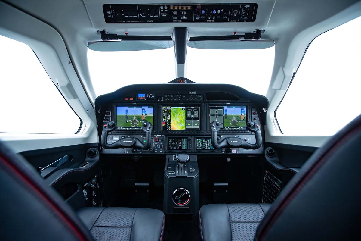 TBM 960 pilot HUD