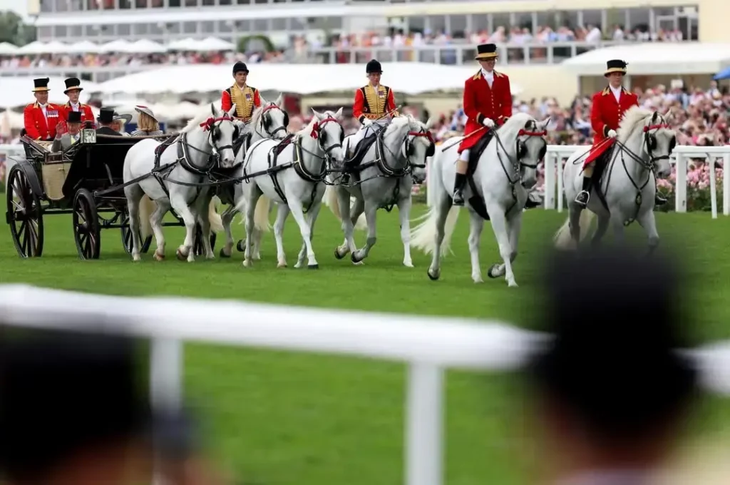 Image via @ascotracecourse on Instagram