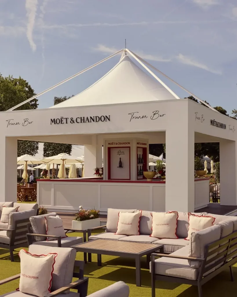 @moetchandon