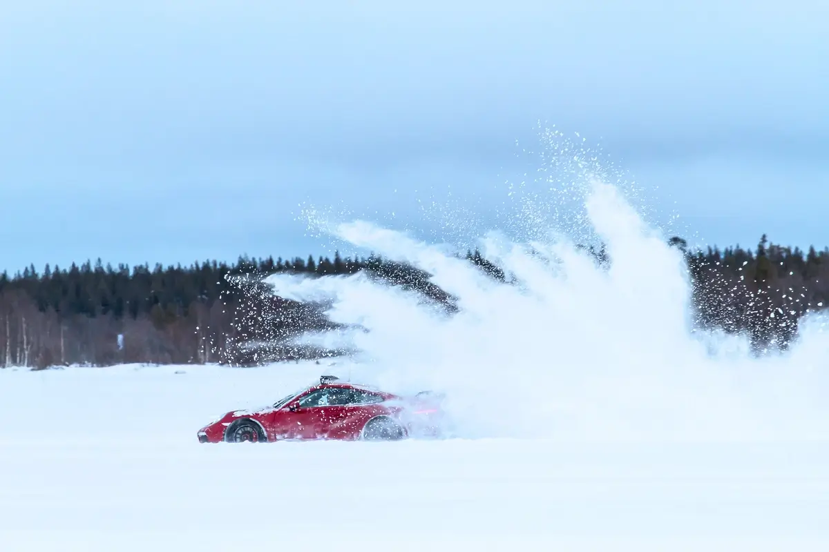 Winter Ice Driving Experience - WIDE (1)_Courtesy Ultimate Driving Tours